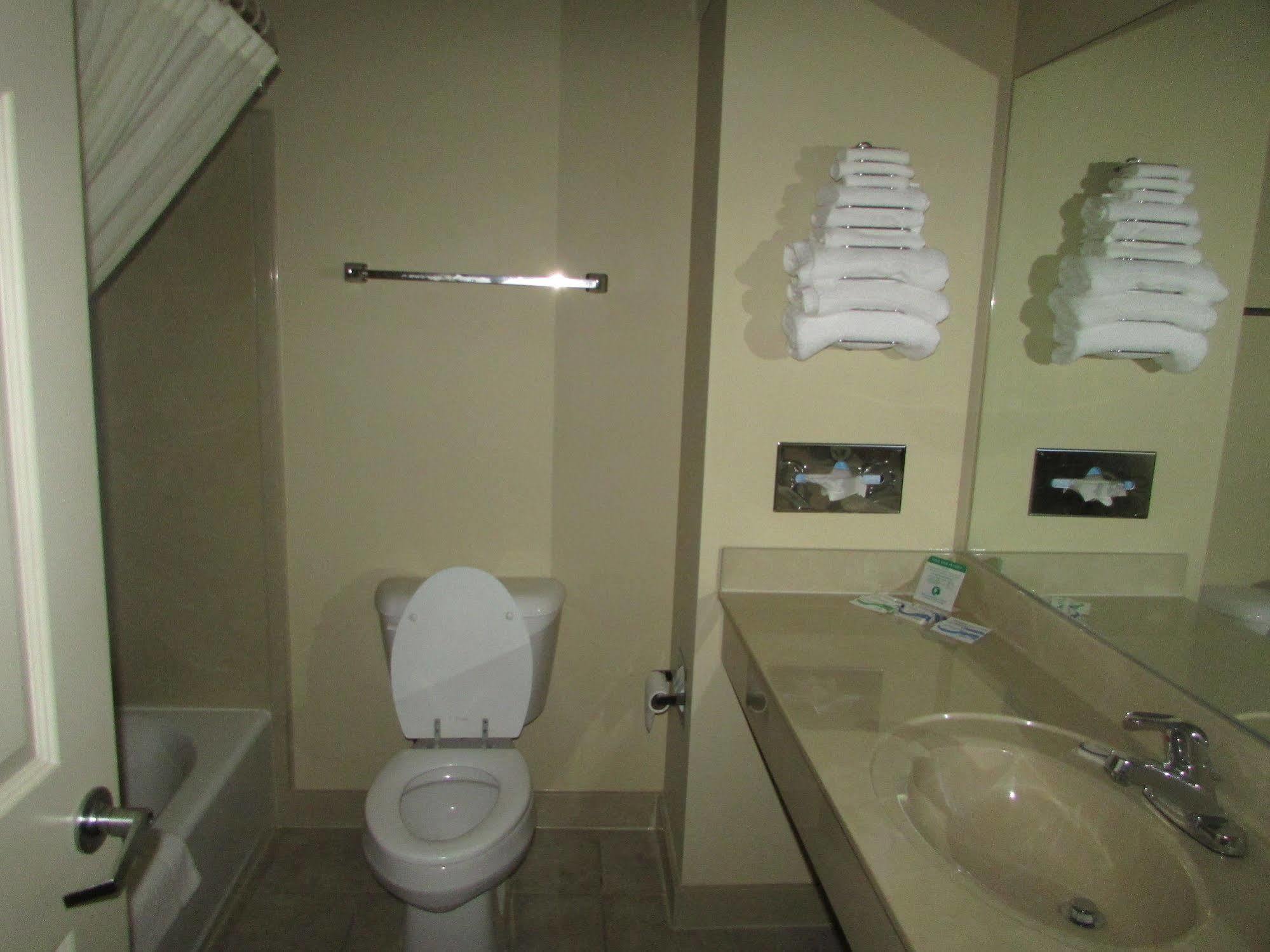 Plantation Oaks Hotel Millington Luaran gambar